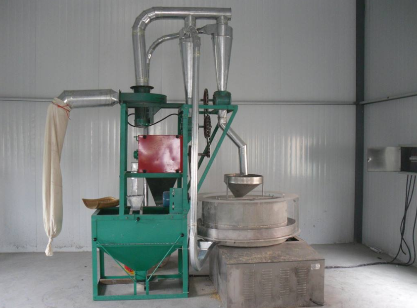 河南南陽光輝機(jī)械廠--南陽面粉機(jī)制造專家 生產(chǎn)車間02